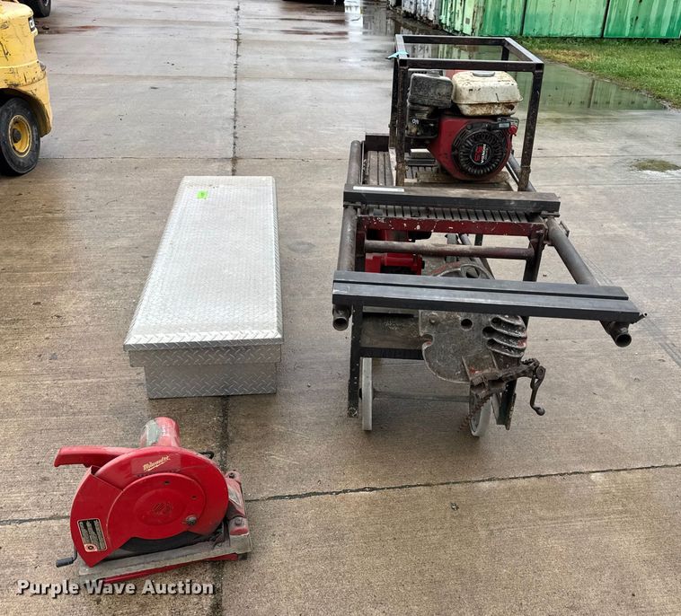 image for item EN0626 Assorted tools