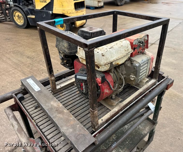 image for item EN0626 Assorted tools