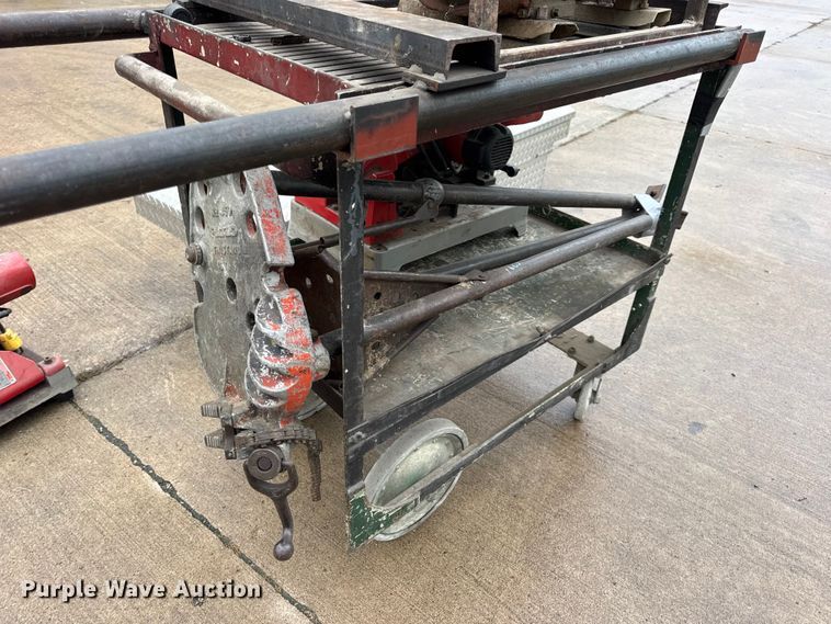 image for item EN0626 Assorted tools