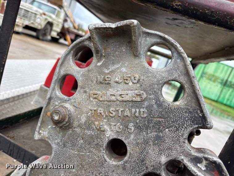 image for item EN0626 Assorted tools