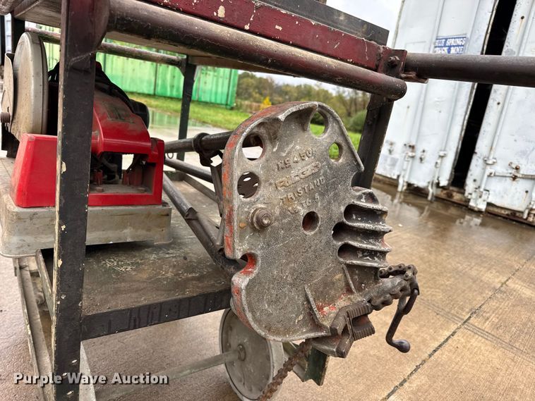 image for item EN0626 Assorted tools