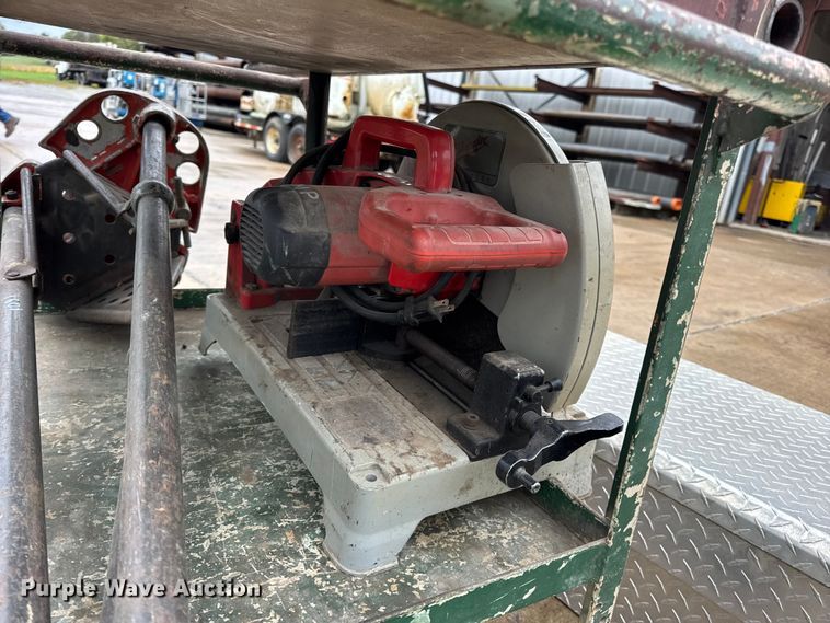 image for item EN0626 Assorted tools