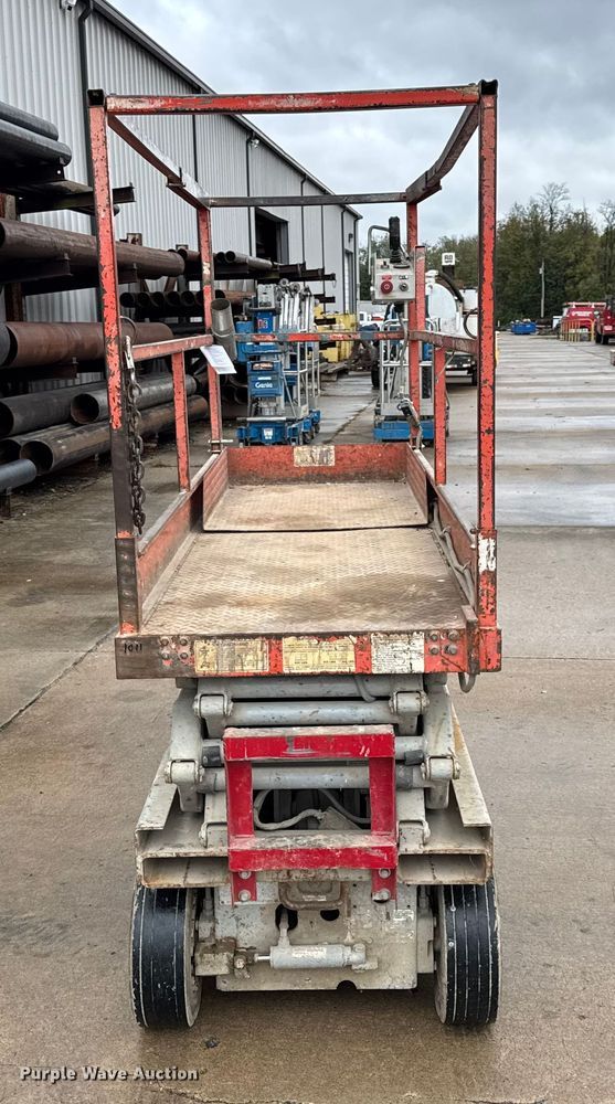 image for item EN0627 1994 SkyJack SJ-3220 scissor lift