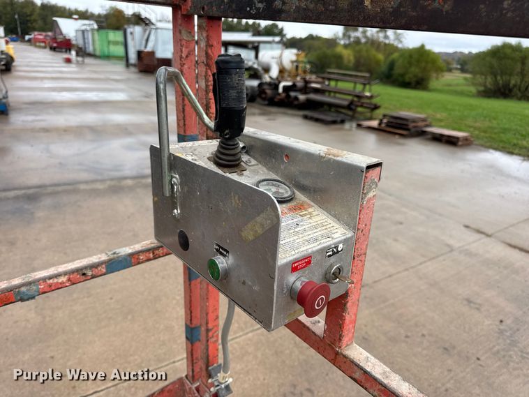 image for item EN0627 1994 SkyJack SJ-3220 scissor lift