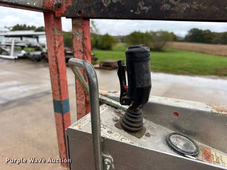 image for item EN0627 1994 SkyJack SJ-3220 scissor lift