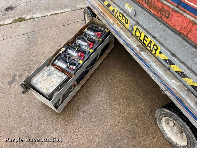 image for item EN0627 1994 SkyJack SJ-3220 scissor lift