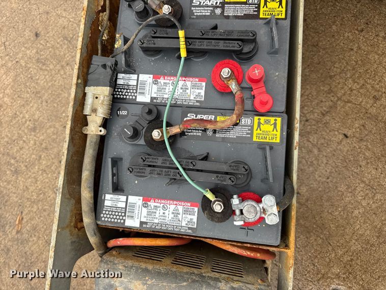 image for item EN0627 1994 SkyJack SJ-3220 scissor lift