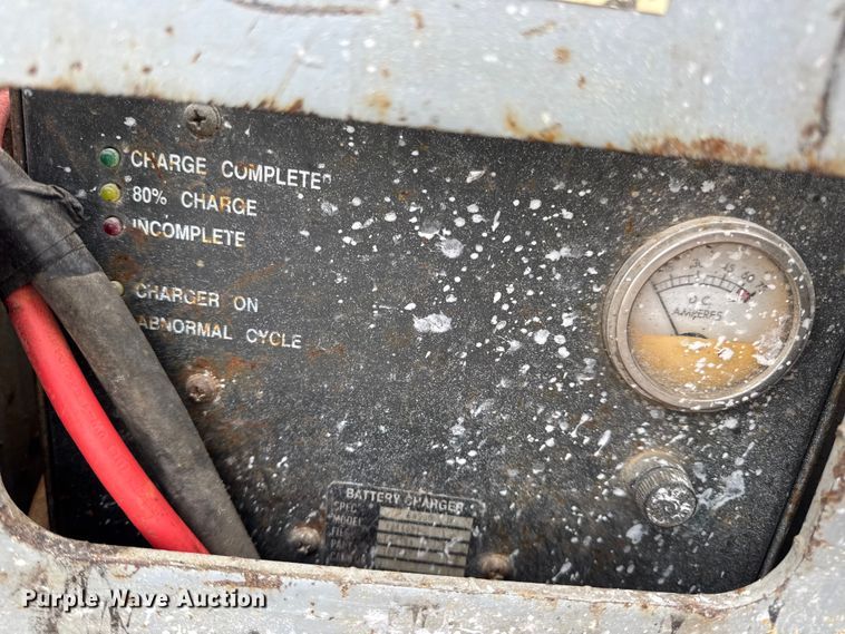 image for item EN0627 1994 SkyJack SJ-3220 scissor lift