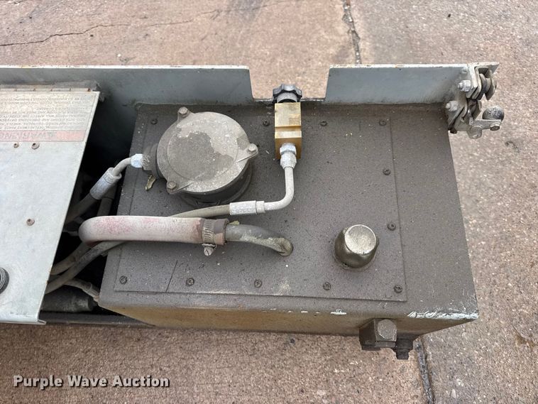 image for item EN0627 1994 SkyJack SJ-3220 scissor lift