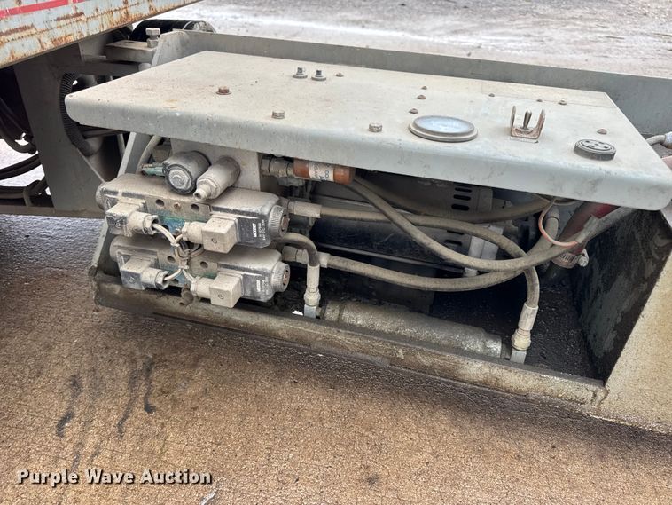 image for item EN0627 1994 SkyJack SJ-3220 scissor lift