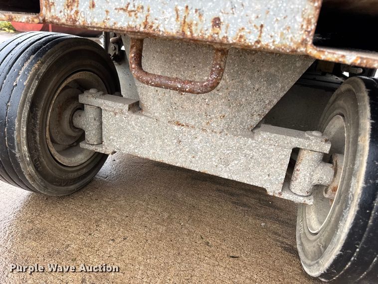 image for item EN0627 1994 SkyJack SJ-3220 scissor lift