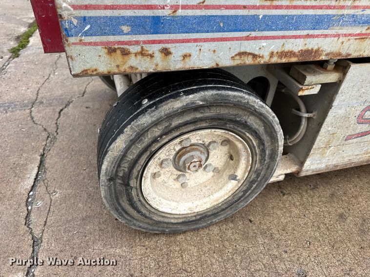 image for item EN0627 1994 SkyJack SJ-3220 scissor lift