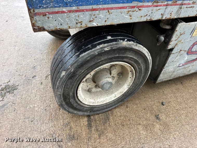 image for item EN0627 1994 SkyJack SJ-3220 scissor lift