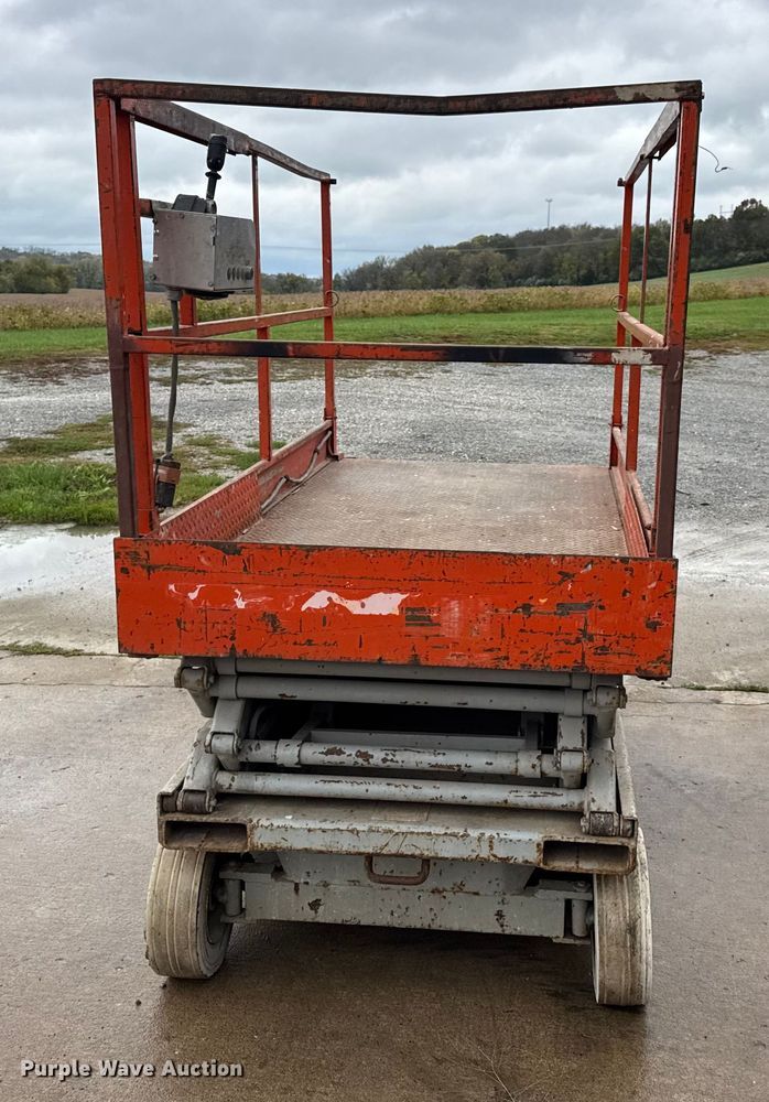image for item EN0628 1992 SkyJack SJ-4620 scissor lift