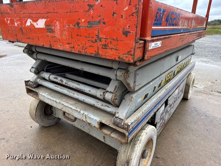 image for item EN0628 1992 SkyJack SJ-4620 scissor lift
