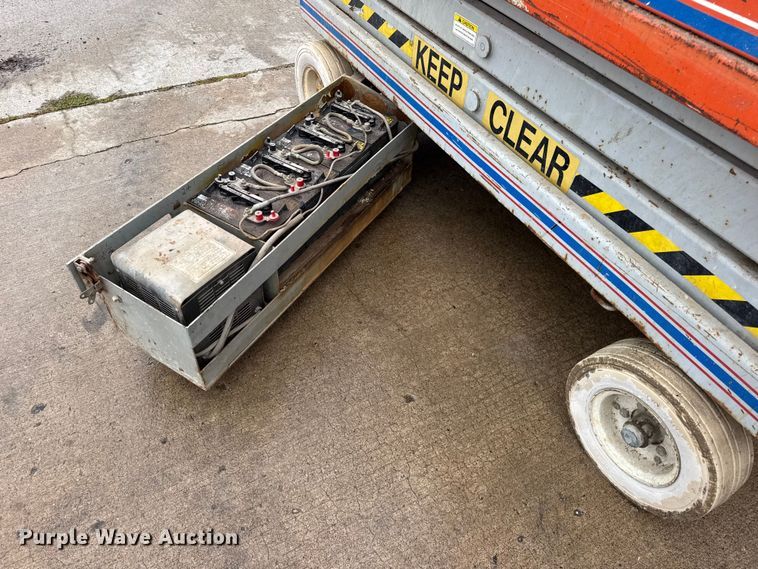 image for item EN0628 1992 SkyJack SJ-4620 scissor lift