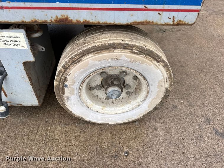 image for item EN0628 1992 SkyJack SJ-4620 scissor lift