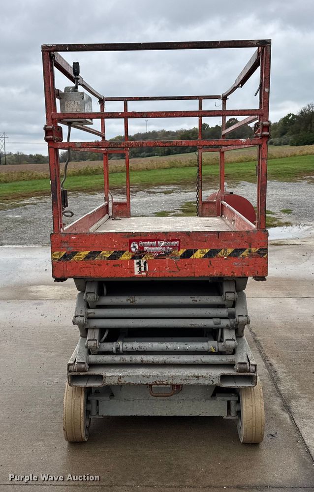 image for item EN0629 1995 SkyJack SJ-4626 scissor lift