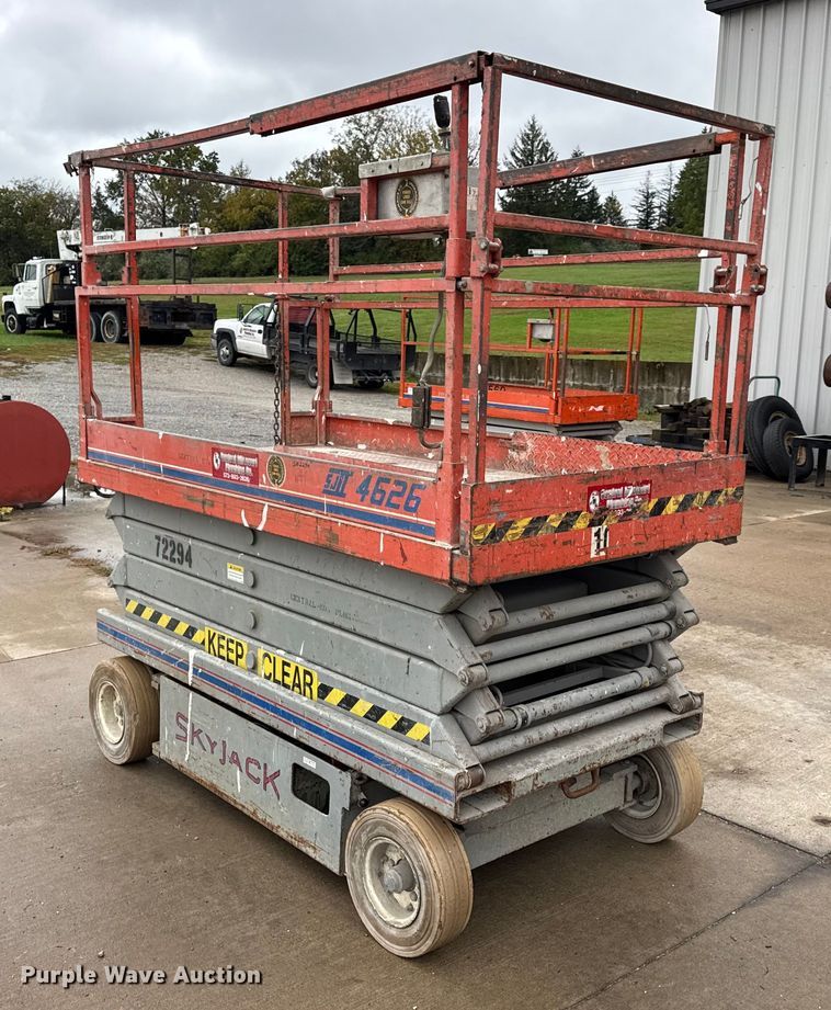 image for item EN0629 1995 SkyJack SJ-4626 scissor lift