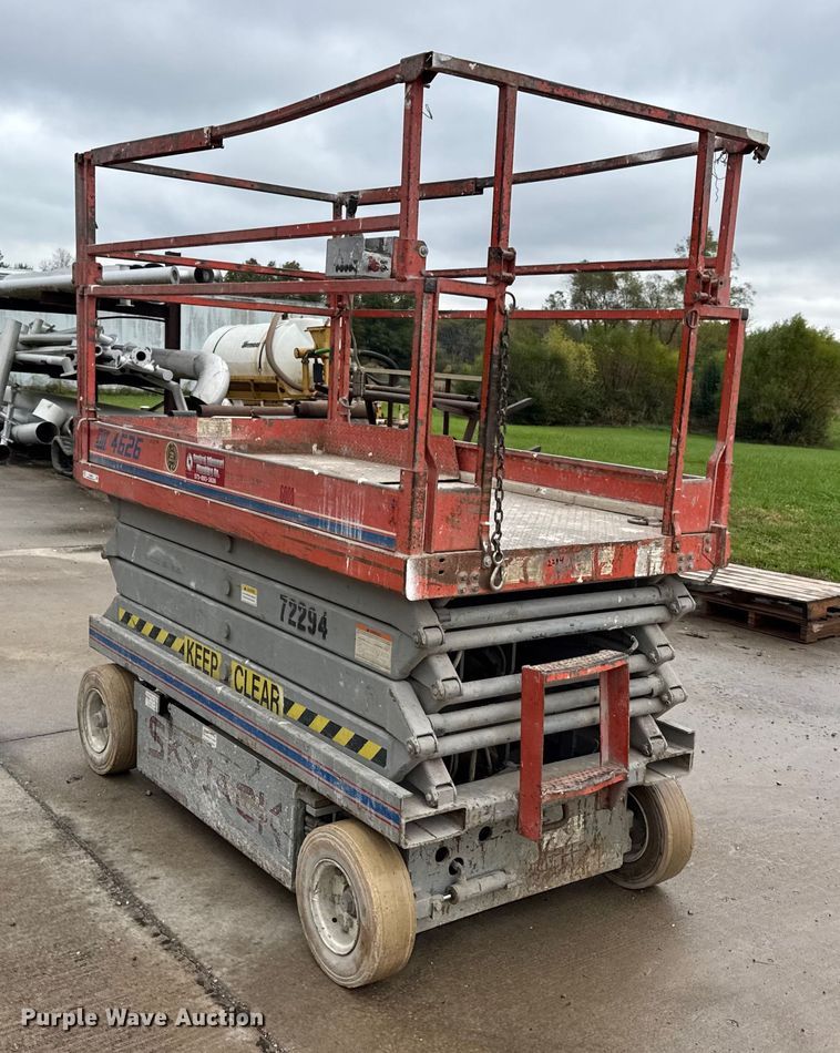 image for item EN0629 1995 SkyJack SJ-4626 scissor lift