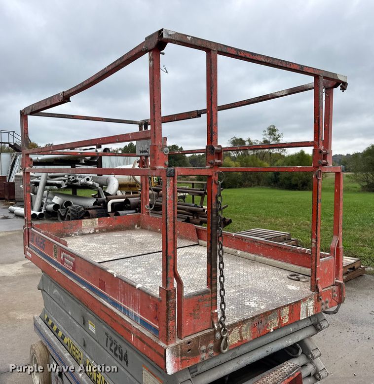 image for item EN0629 1995 SkyJack SJ-4626 scissor lift