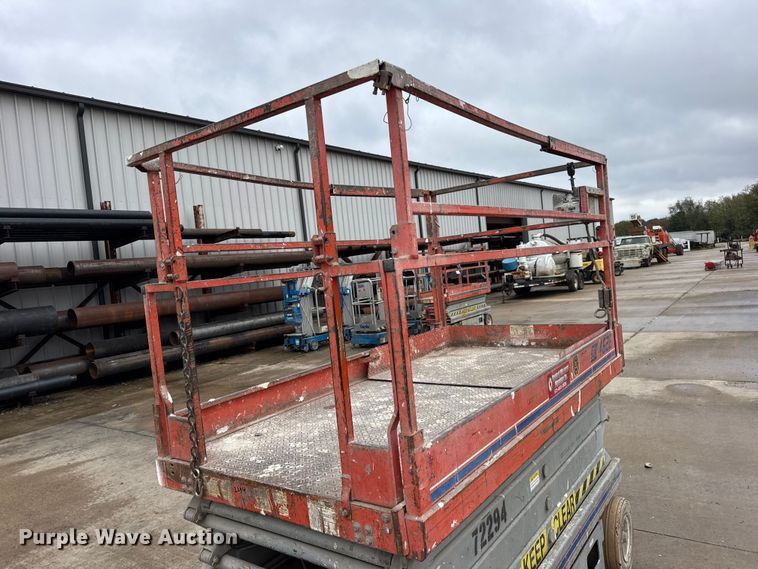 image for item EN0629 1995 SkyJack SJ-4626 scissor lift
