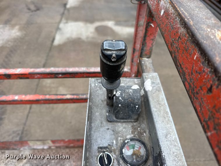 image for item EN0629 1995 SkyJack SJ-4626 scissor lift