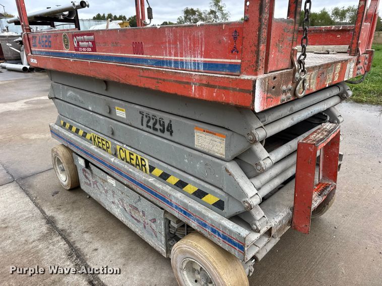 image for item EN0629 1995 SkyJack SJ-4626 scissor lift