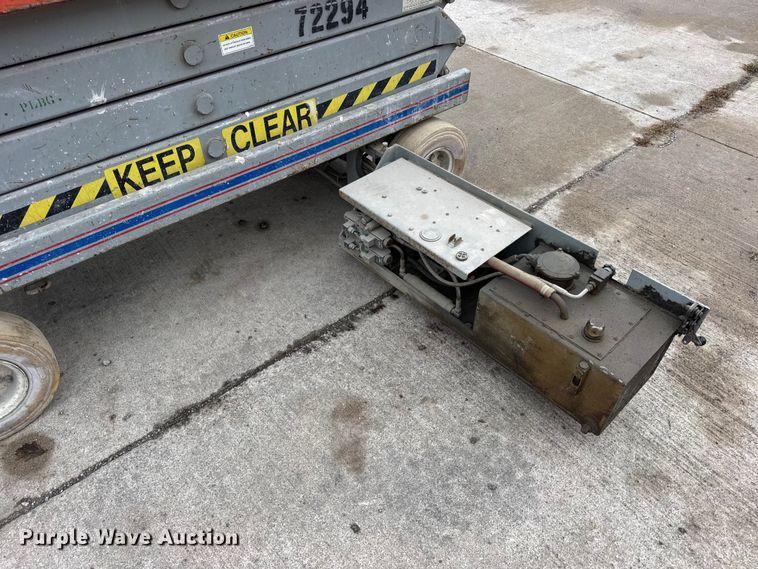 image for item EN0629 1995 SkyJack SJ-4626 scissor lift