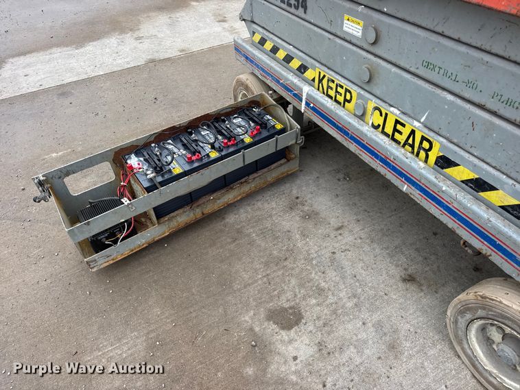 image for item EN0629 1995 SkyJack SJ-4626 scissor lift