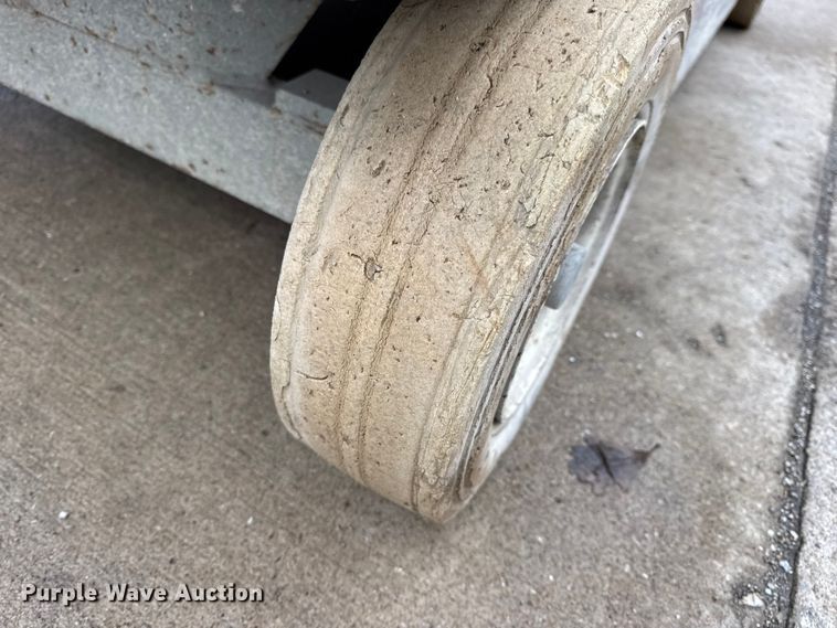 image for item EN0629 1995 SkyJack SJ-4626 scissor lift