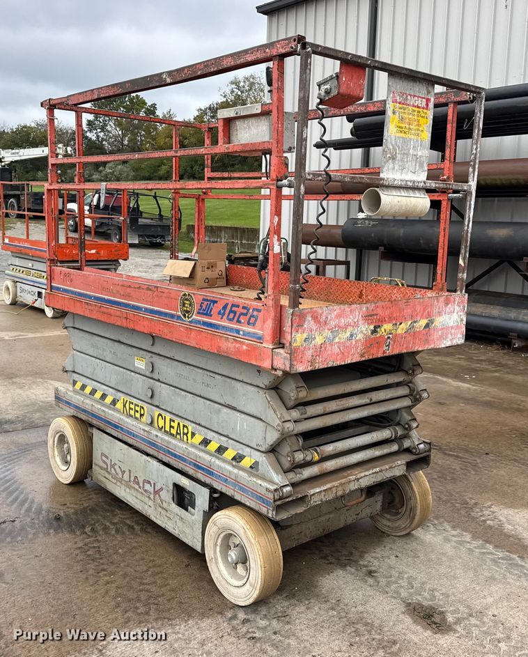 image for item EN0630 1995 SkyJack SJ-4626 scissor lift