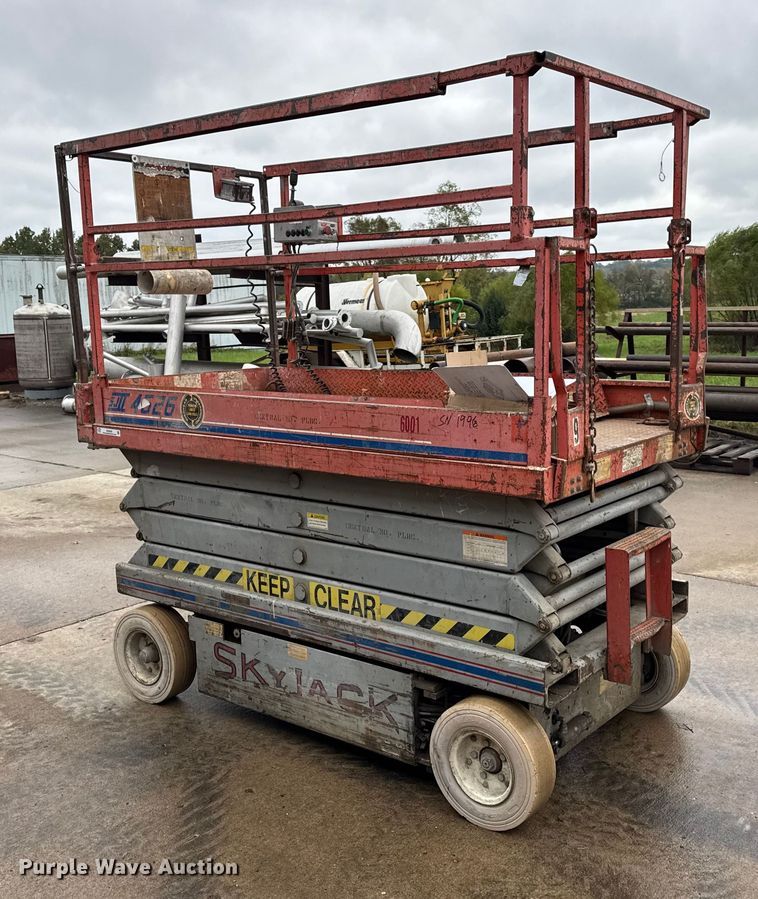 image for item EN0630 1995 SkyJack SJ-4626 scissor lift
