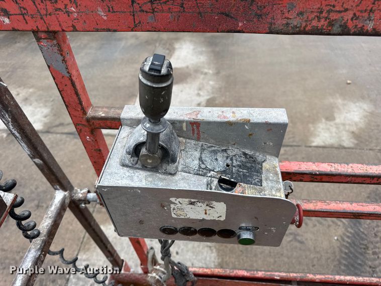image for item EN0630 1995 SkyJack SJ-4626 scissor lift