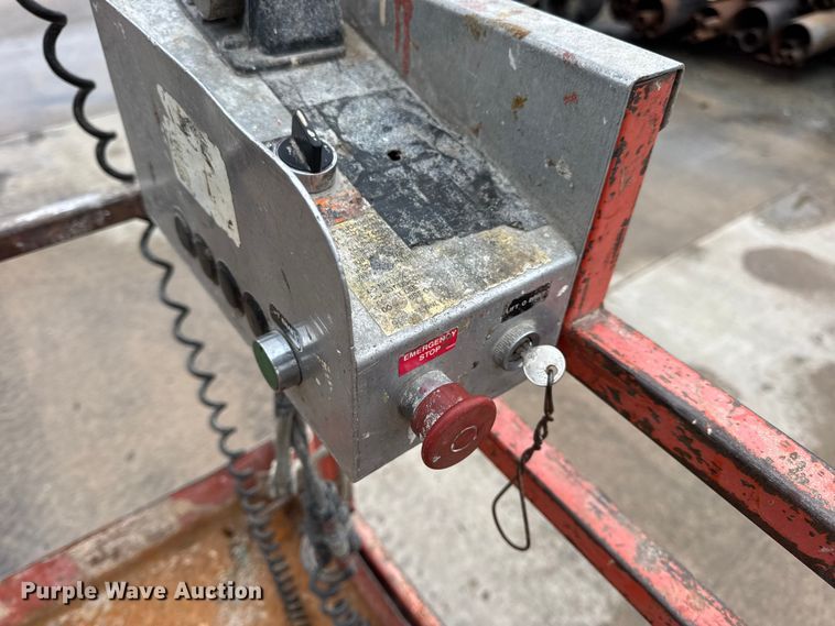 image for item EN0630 1995 SkyJack SJ-4626 scissor lift