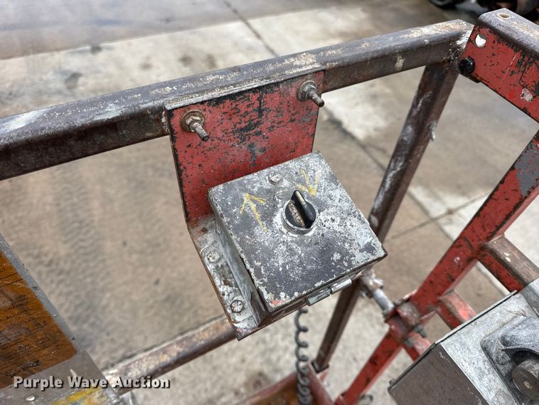 image for item EN0630 1995 SkyJack SJ-4626 scissor lift