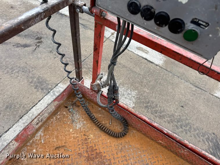 image for item EN0630 1995 SkyJack SJ-4626 scissor lift