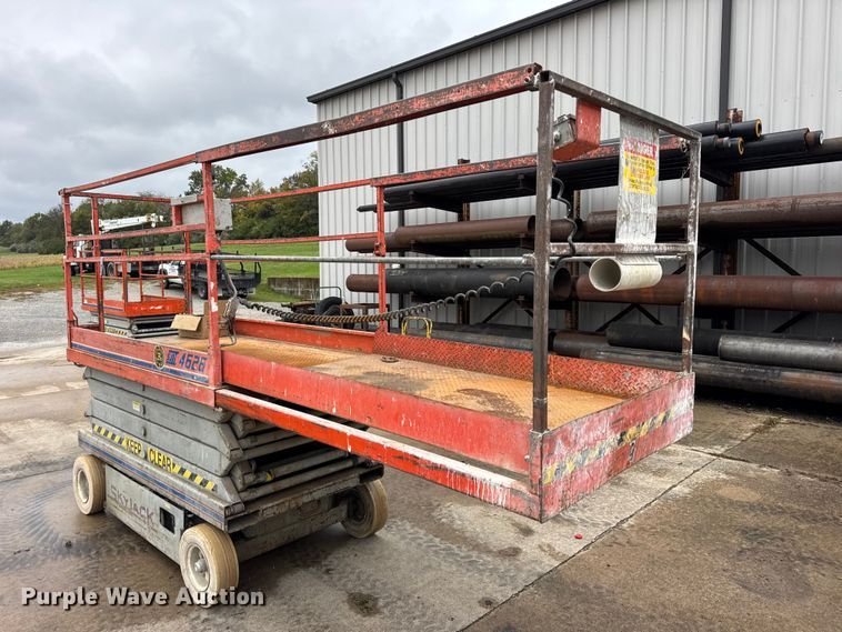 image for item EN0630 1995 SkyJack SJ-4626 scissor lift