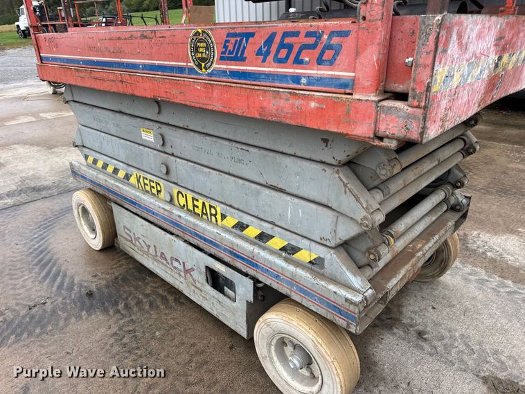 image for item EN0630 1995 SkyJack SJ-4626 scissor lift