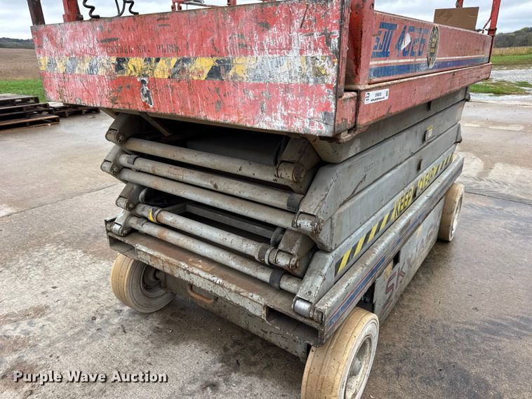image for item EN0630 1995 SkyJack SJ-4626 scissor lift