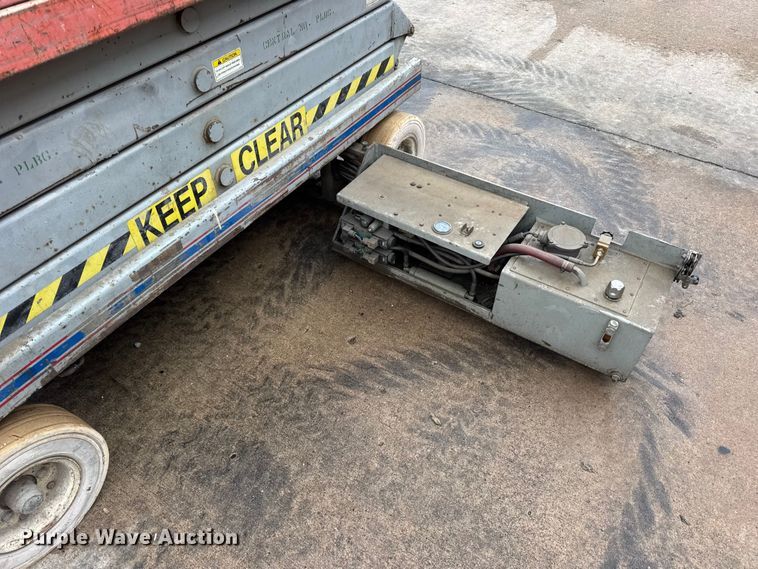 image for item EN0630 1995 SkyJack SJ-4626 scissor lift