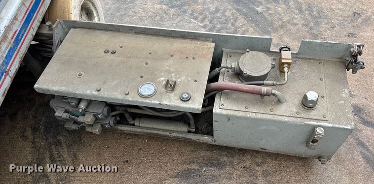 image for item EN0630 1995 SkyJack SJ-4626 scissor lift