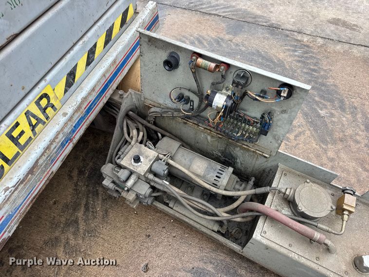 image for item EN0630 1995 SkyJack SJ-4626 scissor lift