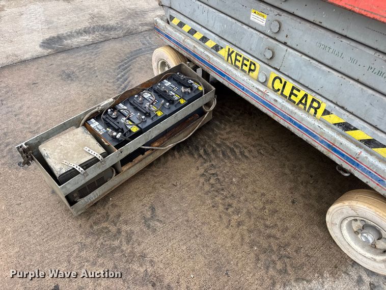 image for item EN0630 1995 SkyJack SJ-4626 scissor lift