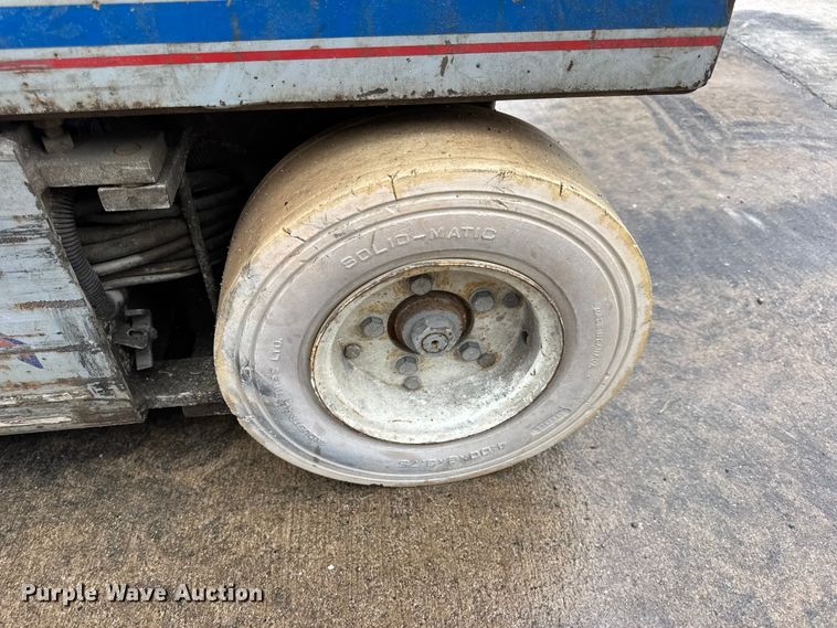 image for item EN0630 1995 SkyJack SJ-4626 scissor lift