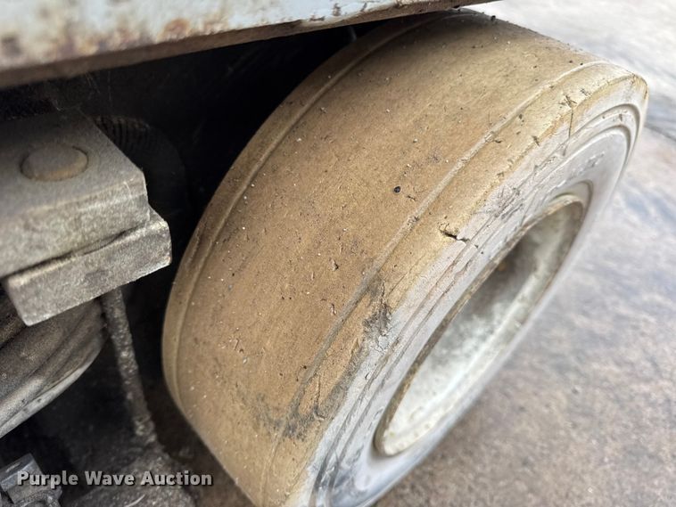 image for item EN0630 1995 SkyJack SJ-4626 scissor lift