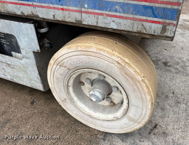 image for item EN0630 1995 SkyJack SJ-4626 scissor lift