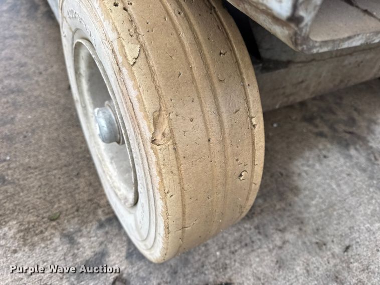 image for item EN0630 1995 SkyJack SJ-4626 scissor lift