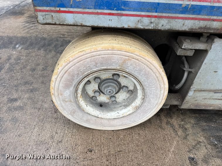 image for item EN0630 1995 SkyJack SJ-4626 scissor lift