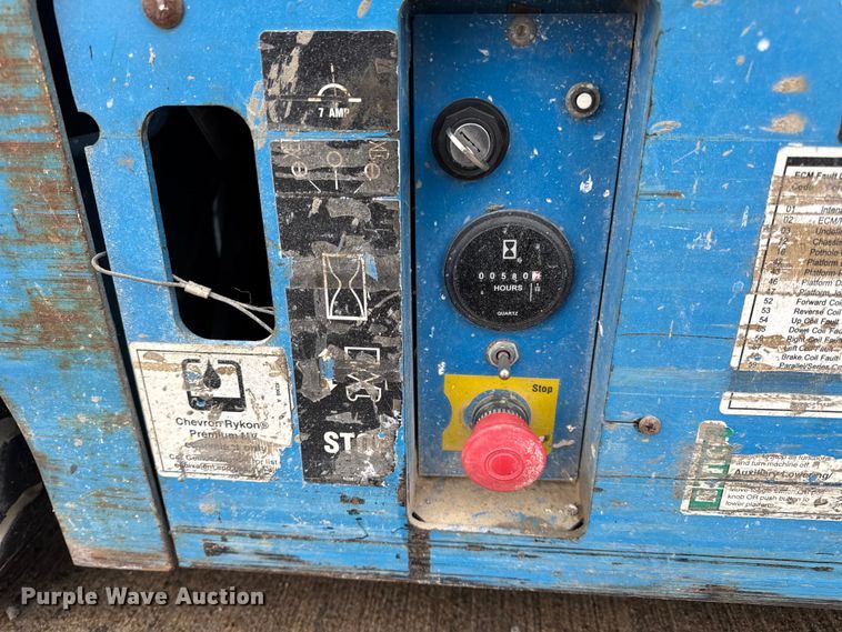 image for item EN0631 2004 Genie GS-1930 scissor lift